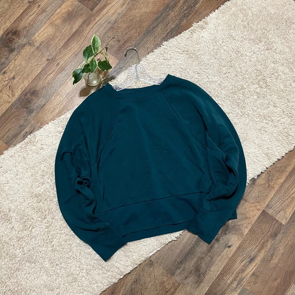 Nike Size Large Teal Embossed Boxy Cropped Crewneck Pullover Sweatshirt